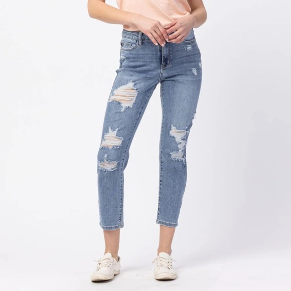 Judy Blue Destroyed Boyfriend Jeans size 3/26 in Medium Wash